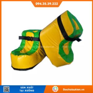 giày bóng đá bơm hơi