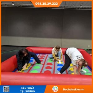 Trò chơi Twister bơm hơi